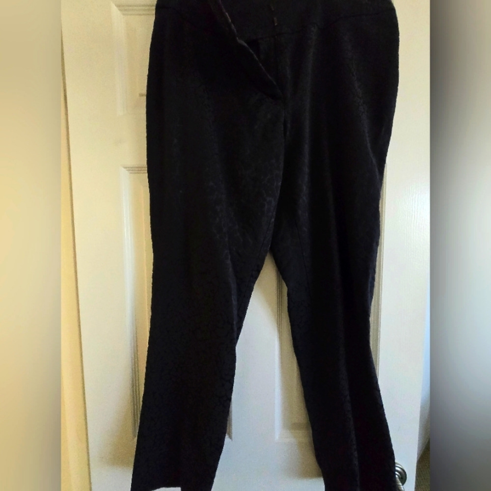 LOFT Julie size 12 embossed black dress pant